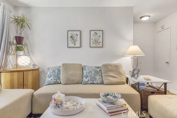 15155 Sherman Way 14, Van Nuys, California 91405 home-pic-7